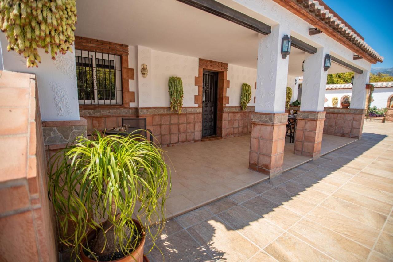 Casa Rural En Nerja Villa Ruisol By Centrall Alquileres Turisticos Luaran gambar